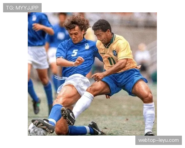 马尔蒂尼：传奇后卫的职业生涯成就与深远影响力解析