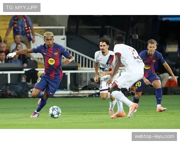 西甲国家德比首战打响，巴萨皇马强势对决引爆期待