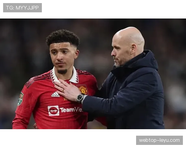 滕哈赫打造全新传球体系，曼联战术革新初见成效