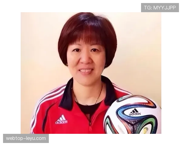 郎平拎的外套比我三个月工资还贵，看到那张照片瞬间说不出话了